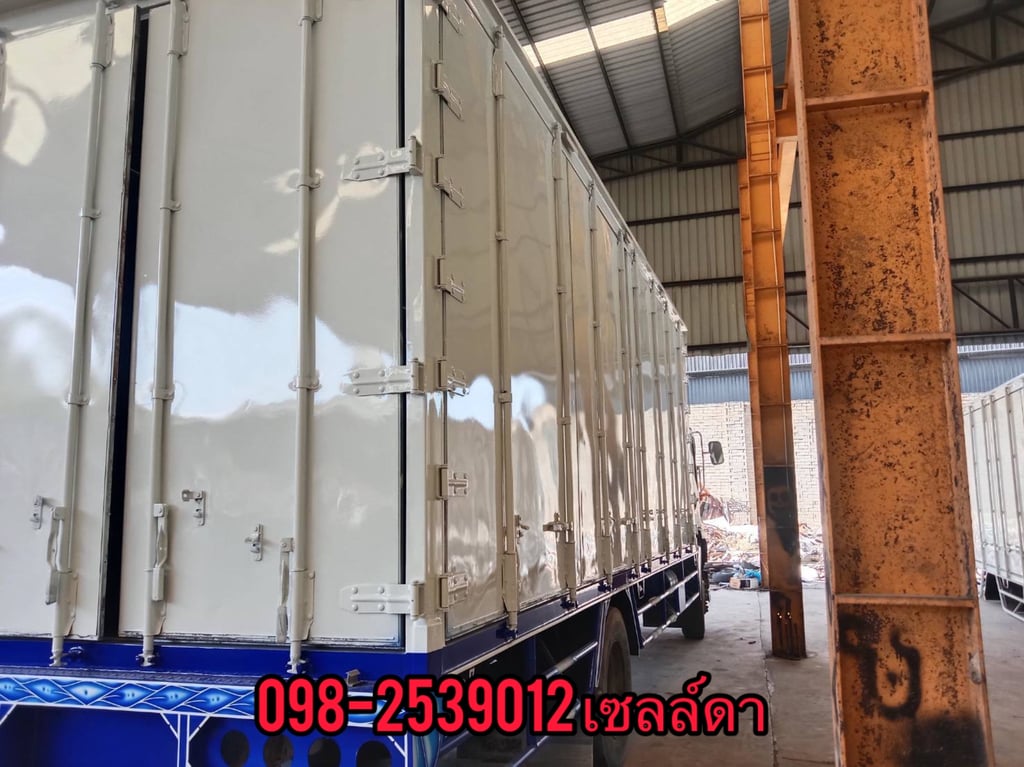 หกล้อตู้สิบบาน ISUZU FTR  240 แรง ปี 2564(6584)