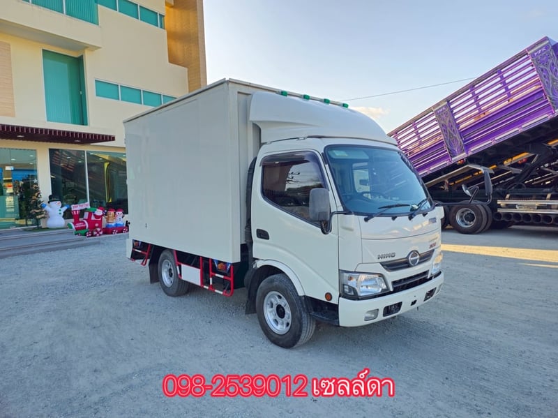 👉 สี่ล้อตู้ HINO XZU 136 แรง ปี 2565(6121)