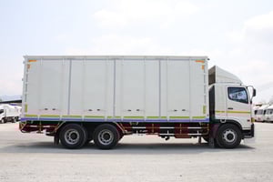 💥ฟรีเก็บงานสวย อู่BBC 💥ฟรียางใหม่ 2เส้น สิบล้อตู้สิบบาน HINO FL8J 260 แรง ปี 2561(2717)