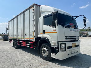 หกล้อตู้สิบบาน ISUZU FTR 240 แรง ปี 2565 (2375)