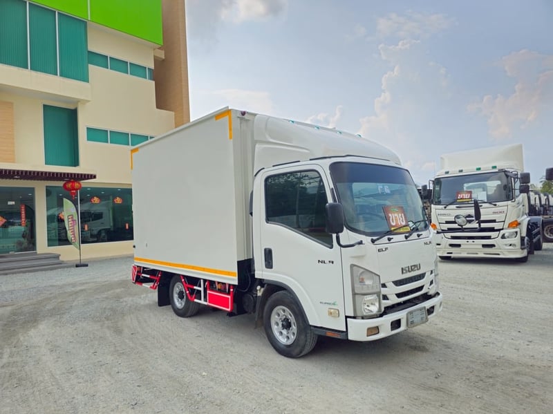 สี่ล้อตู้ ISUZU  NLR104 แรง ปี 2563(2632)