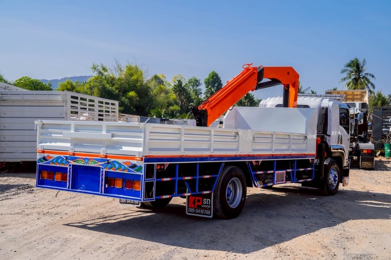 ISUZU FTR 240แรงม้า รถบรรทุก 6ล้อ กระบะเหล็กติดเครน ปี2016 เลขไมล์น้อยกว่า 500,000 กม.