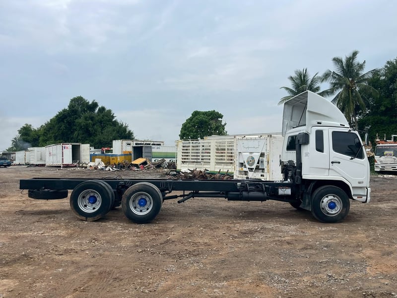 FUSO FM 240แรงม้า รถบรรทุก 10ล้อ รถบรรทุกอื่นๆ ปี2014 เลขไมล์มากกว่า 800,000 กม.