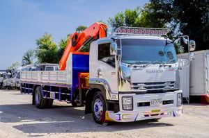 ISUZU FTR 240แรงม้า รถบรรทุก 6ล้อ กระบะเหล็กติดเครน ปี2016 เลขไมล์น้อยกว่า 500,000 กม.