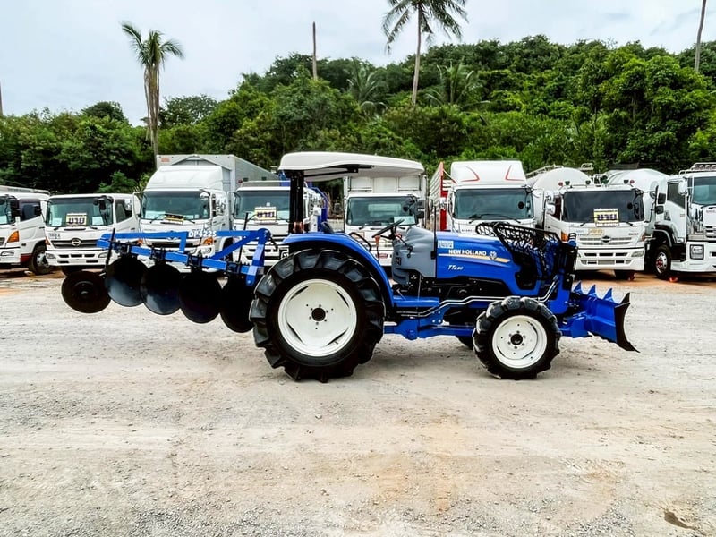 รถไถ ปีใหม่ ชั่วโมงน้อย 