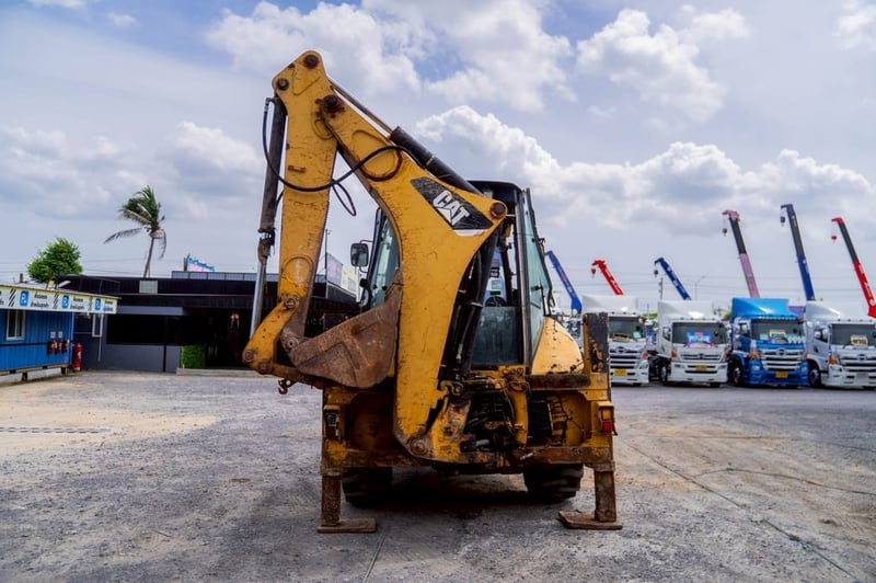 รถตักหน้าขุดหลัง