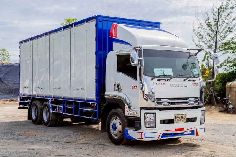 ISUZU FVM 240แรงม้า รถบรรทุก 10ล้อ ตู้แห้ง ปี2016