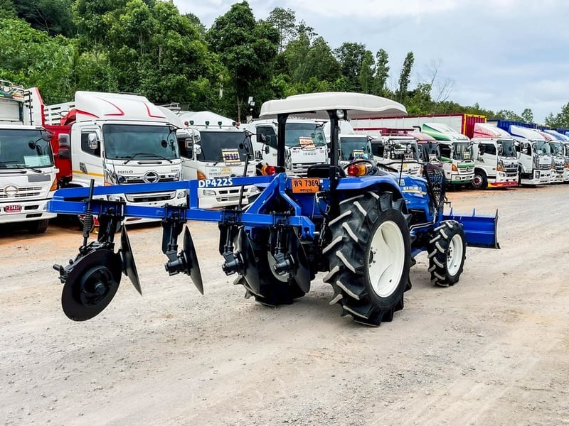 รถไถ ปีใหม่ ชั่วโมงน้อย 