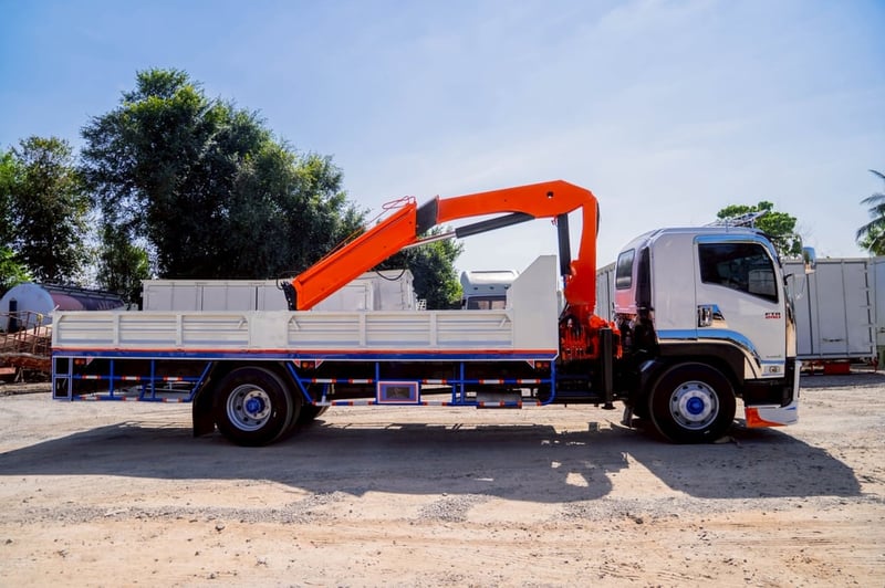 ISUZU FTR 240แรงม้า รถบรรทุก 6ล้อ กระบะเหล็กติดเครน ปี2016 เลขไมล์น้อยกว่า 500,000 กม.