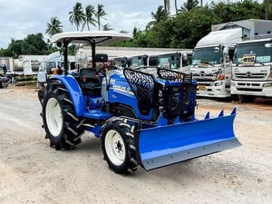 รถไถ ปีใหม่ ชั่วโมงน้อย 