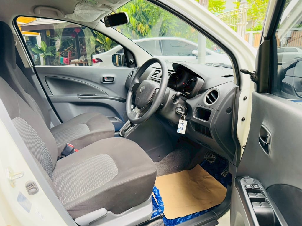  เกียร์ออโต้ 2024 Suzuki CELERIO 1.0 GL