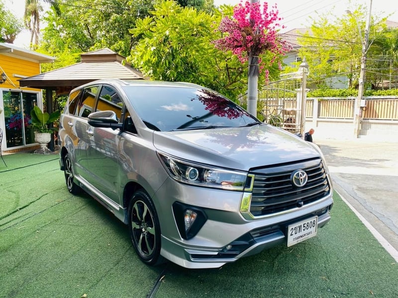 TOYOTA INNOVA 2.8 CRYSTA Premium ปี 2022