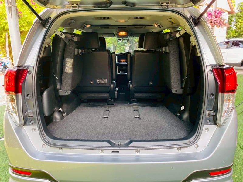 TOYOTA INNOVA 2.8 CRYSTA Premium ปี 2022