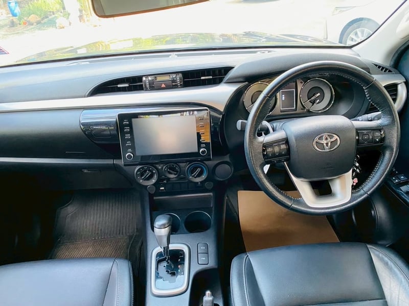 2023 Toyota HILUX REVO 2.4 Double Cab Prerunner Entry