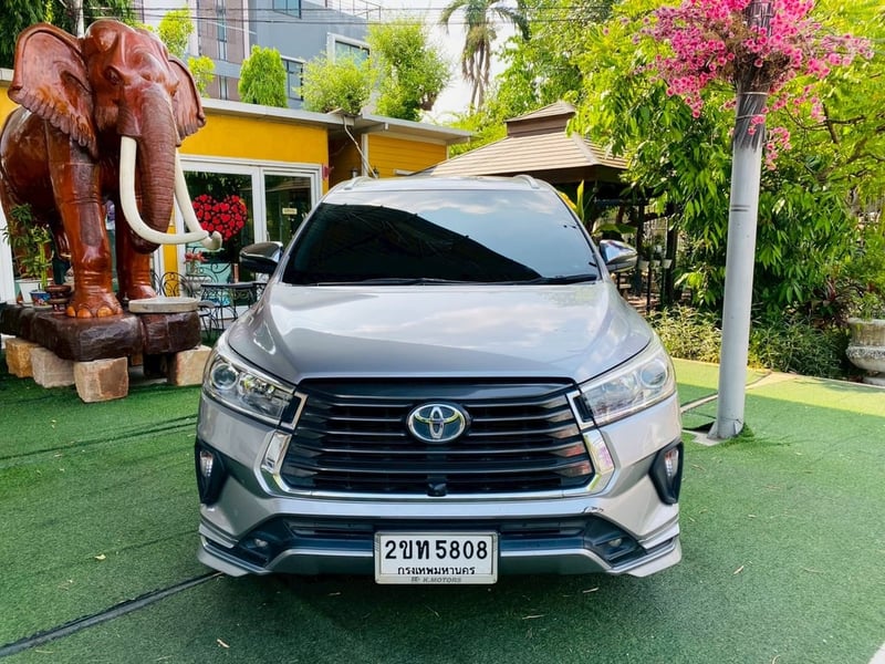 2022 TOYOTA INNOVA 2.8 CRYSTA Premium