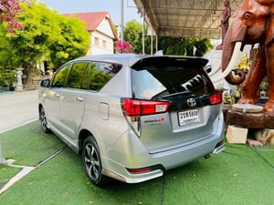 TOYOTA INNOVA 2.8 CRYSTA Premium ปี 2022