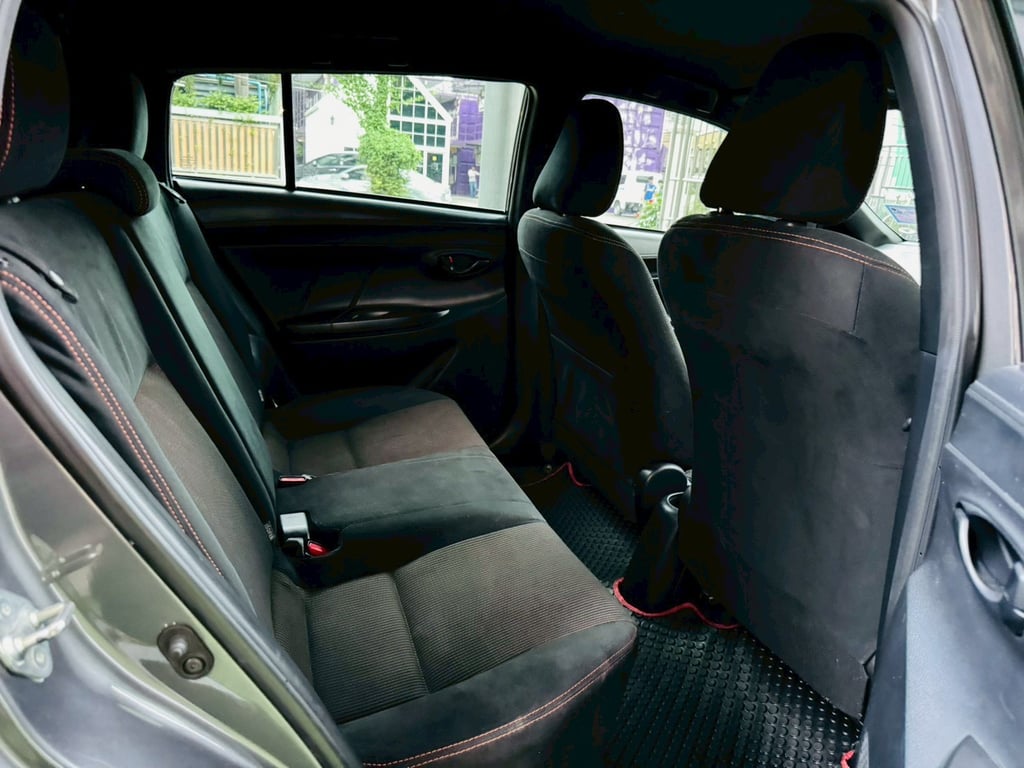 2014 Toyota YARIS 1.2  E Hatchback