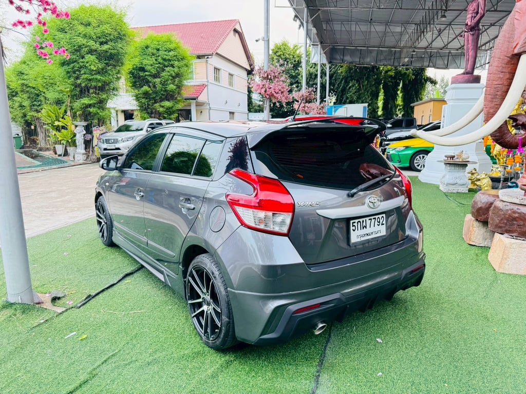 2014 Toyota YARIS 1.2  E Hatchback