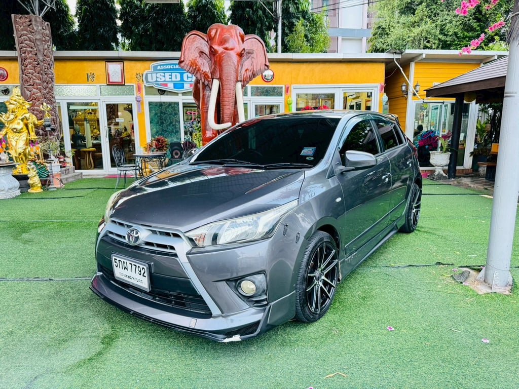 2014 Toyota YARIS 1.2  E Hatchback