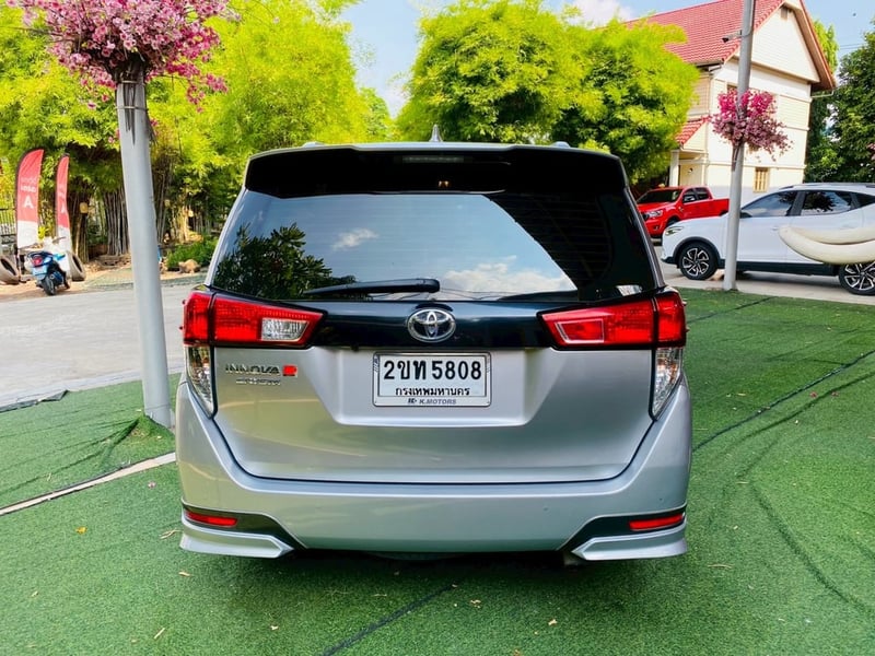 2022 TOYOTA INNOVA 2.8 CRYSTA Premium
