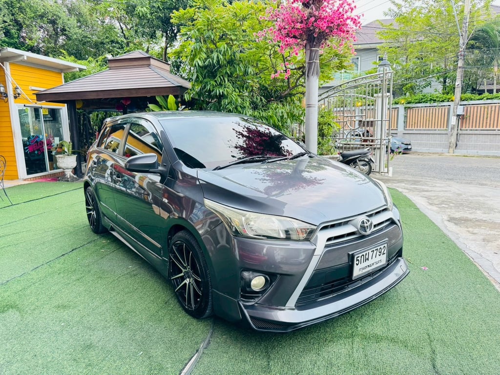 2014 Toyota YARIS 1.2  E Hatchback