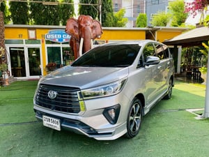 TOYOTA INNOVA 2.8 CRYSTA Premium ปี 2022