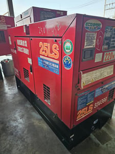 เครื่องปั่นไฟ DENYO รุ่น LSKE 25 KVA ขนาด  เครื่องยนต์ KUOBAT สภาพเดิมๆ สวยๆ จากญี่ปุ่น พร้อมใช้งาน สนใจติดต่อสอบถามรายละเอียดเพิ่มเติมได้ที่เบอร์ 081-9070978