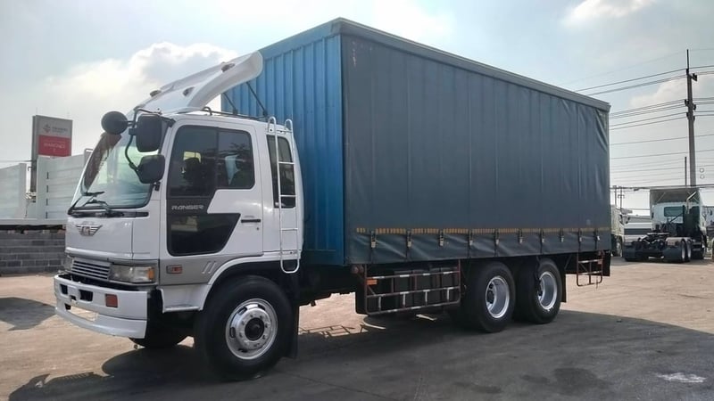 สิบล้อเพลาเดียว ตู้ผ้าใบ HINO195