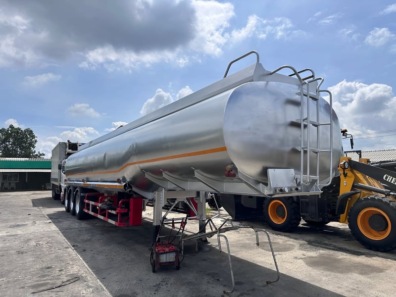 หางแทงค์น้ำมัน