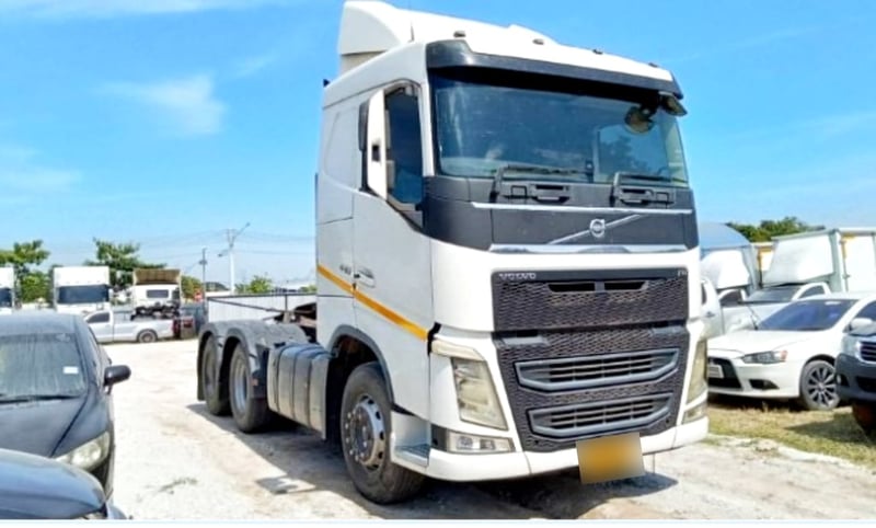 Volvo FH 440 สองเพลา ปี 58(8454)