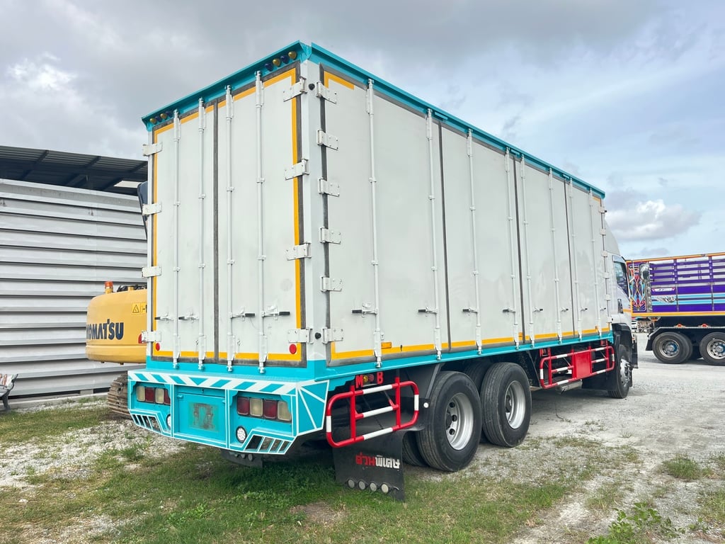ISUZU FVM 300แรงม้า รถบรรทุก 10ล้อ ตู้เย็น(0634)