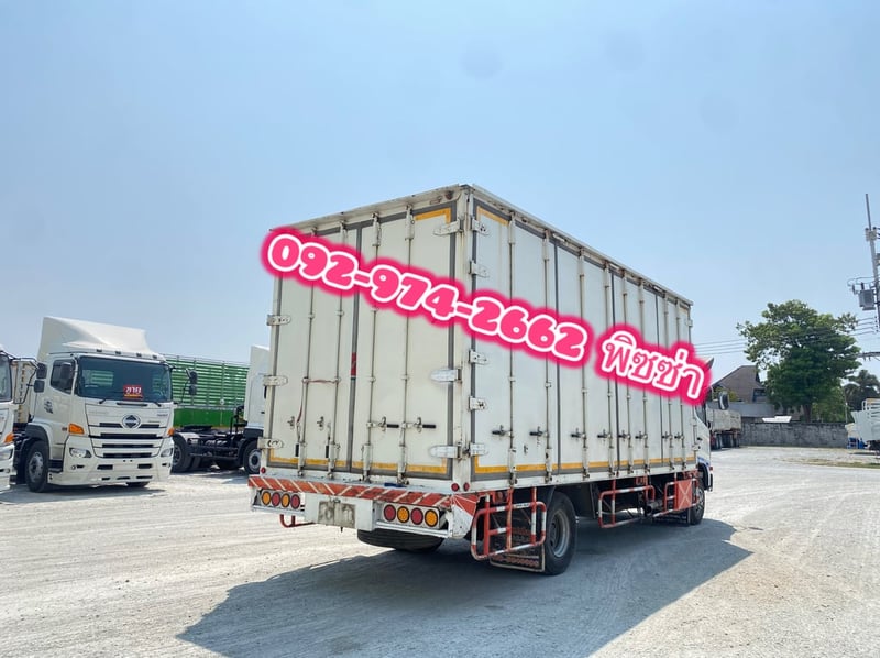 หกล้อตู้สิบบาน HINO FC9J 175 แรง ปี 56(8338)