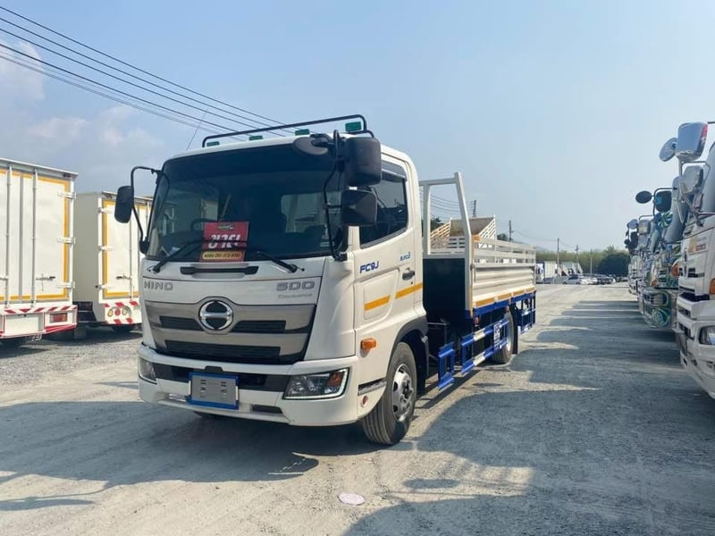 หกล้อกระบะคาร์โก้  HINO 175 แรง ปี 67 (3859)