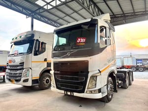 หัวลากVOLVO สองเพลา FH 440 ปี 2558 (8454) หัวลากVOLVO สองเพลา FH 440 ปี 2558 (8454)