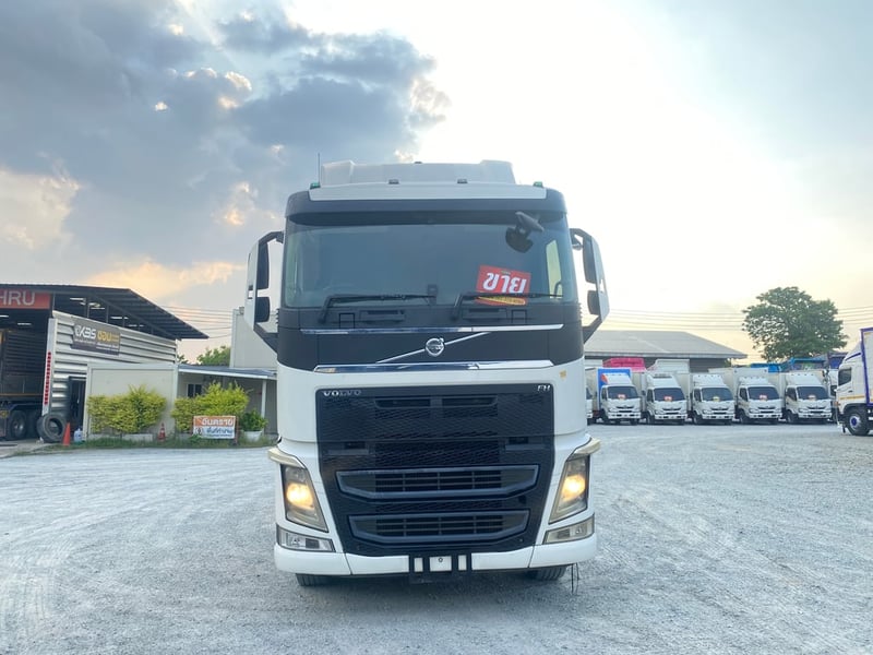 หัวลากVOLVO สองเพลา FH 440 ปี 2558 (8454) หัวลากVOLVO สองเพลา FH 440 ปี 2558 (8454)