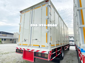 หกล้อตู้สิบบาน ISUZU FTR 240 แรง ปี 2557(9785) หกล้อตู้สิบบาน ISUZU FTR 240 แรง ปี 2557(9785)