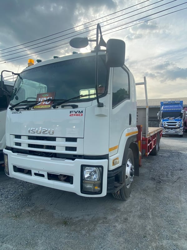  ISUZU FVM 240แรงม้า รถบรรทุก 10ล้อ กระบะเหล็กติดเครน ปี2013(7224)