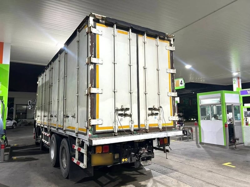 ISUZU FTR 240 แรงปี 59คัสซี FT มีลิฟท์ท้าย ‼️ (3447)