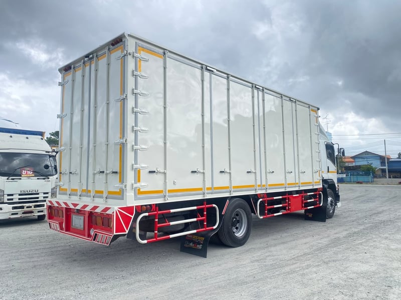 หกล้อตู้สิบบาน ISUZU FTR 240 แรง ปี 61 (0510)