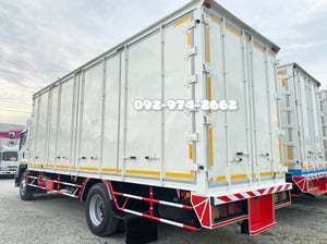 หกล้อตู้สิบบาน ISUZU FTR 240 แรง ปี 2557(9785) หกล้อตู้สิบบาน ISUZU FTR 240 แรง ปี 2557(9785)