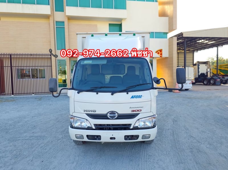 สี่ล้อตู้ HINO XZU 136 แรง ปี 2565(6121)