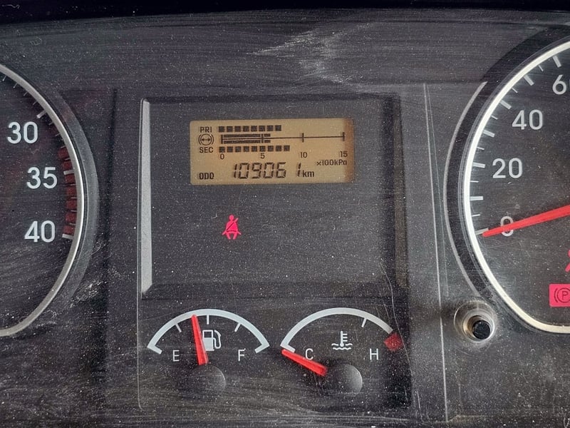 หกล้อดั้มพ์  ISUZU FRR 210  แรง ปี 2566 (4606)