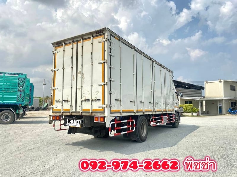 หกล้อตู้สิบบาน HINO FG8J 240 แรง ปี 2561(4378) หกล้อตู้สิบบาน HINO FG8J 240 แรง ปี 2561(4378)