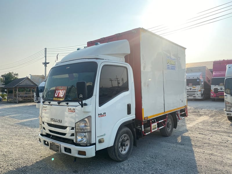 สี่ล้อตู้จัมโบ้ ISUZU NLR 130 แรงปี 65(3710)