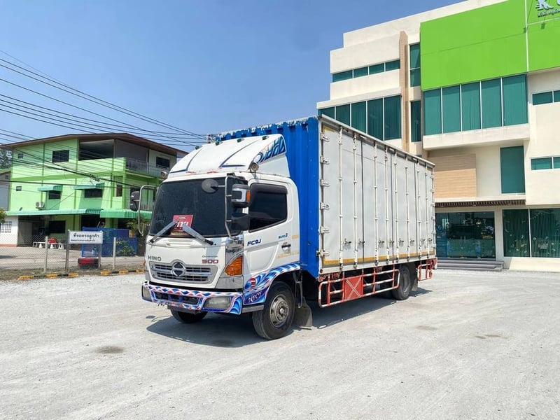 หกล้อตู้สิบบาน  HINO FC9J 175 แรงปี 56 (8338)