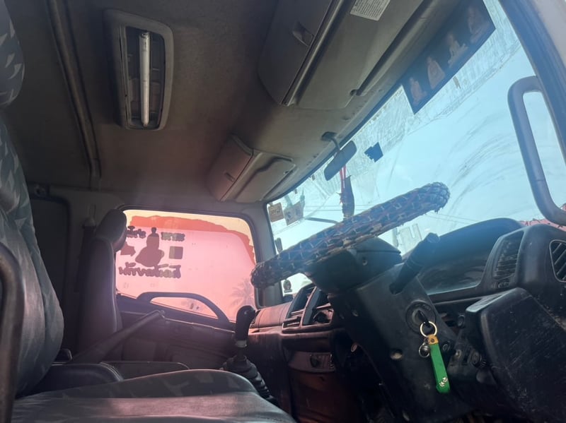สิบล้อโม่ปูน HINO FM1A 330 แรงปี 55 (0742) สิบล้อโม่ปูน HINO FM1A 330 แรงปี 55 (0742)