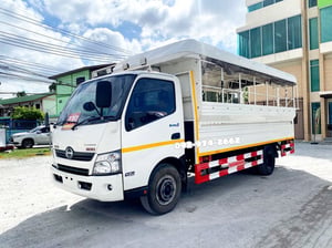 หกล้อโดยสาร HINO XZU 150  แรง ปี 2565 (3079)