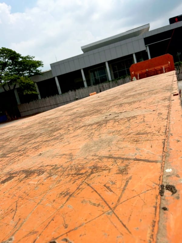 หางพื้นเรียบ สามเพลา อู่วาฟ่า ปี 2565(9292)