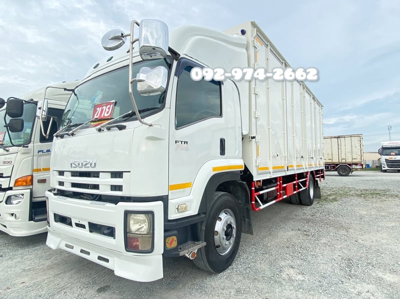 หกล้อตู้สิบบาน ISUZU FTR 240 แรง ปี 2557(9785)