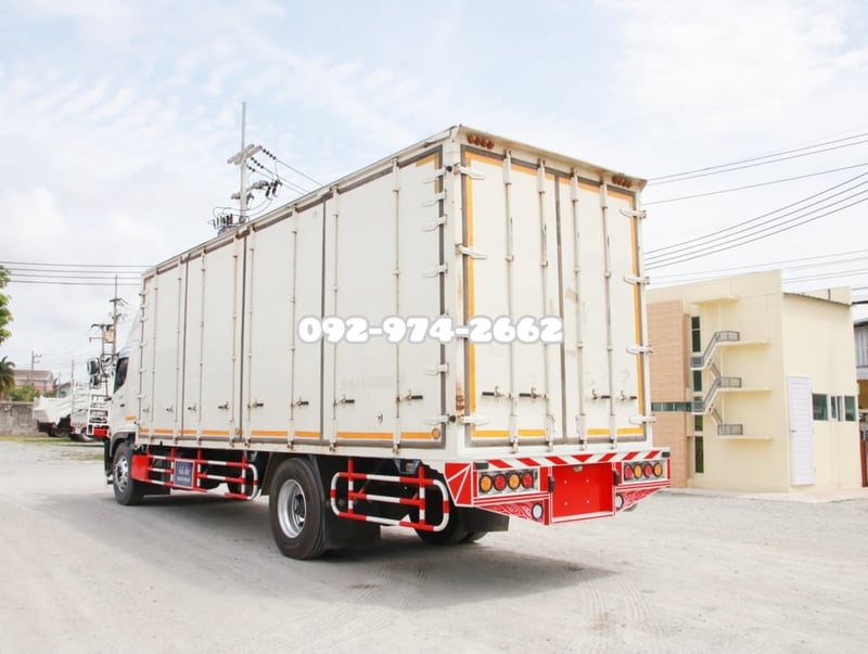 HINO FG 240แรงม้า รถบรรทุก 6ล้อ ตู้แห้ง เลขไมล์น้อยกว่า 800,000 กม. HINO FG 240แรงม้า รถบรรทุก 6ล้อ ตู้แห้ง เลขไมล์น้อยกว่า 800,000 กม.